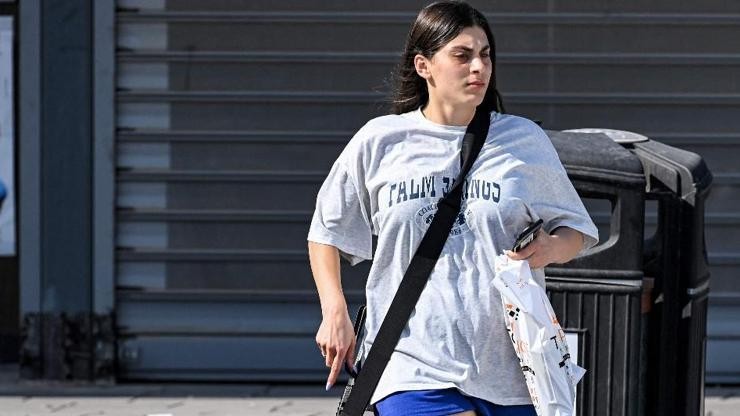 Görüntüler Gazze sınırındaki İsrail kentinden: M16 tüfeğiyle alışverişe çıktı!