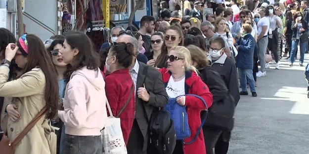 Görüntüler İstanbul’dan! Metrelerce kuyruklar oluştu