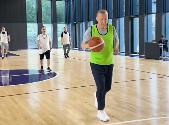 Görüntülerde Başkan Erdoğan detayı! ‘Arada maçtan kaytarıp video çekerim’