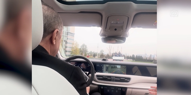 Görüntüleri paylaşıldı... Cumhurbaşkanı Erdoğan TOGG direksiyonunda