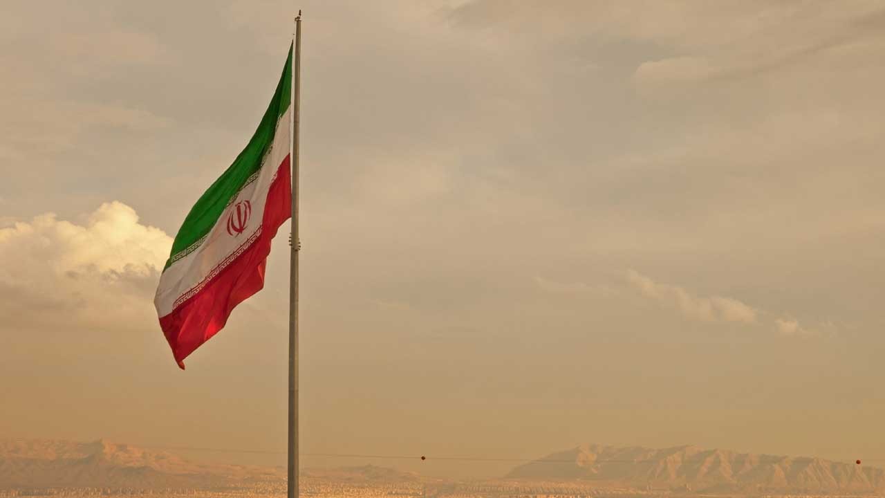 Görüşmelere saatler kala sabotaj girişi! İran'ın kalbinde şiddetli patlama