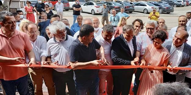 Göstere göstere araziyi 'gasp' ettiler! CHP'li vekillerden skandal 'kaçak yapı' açılışı!