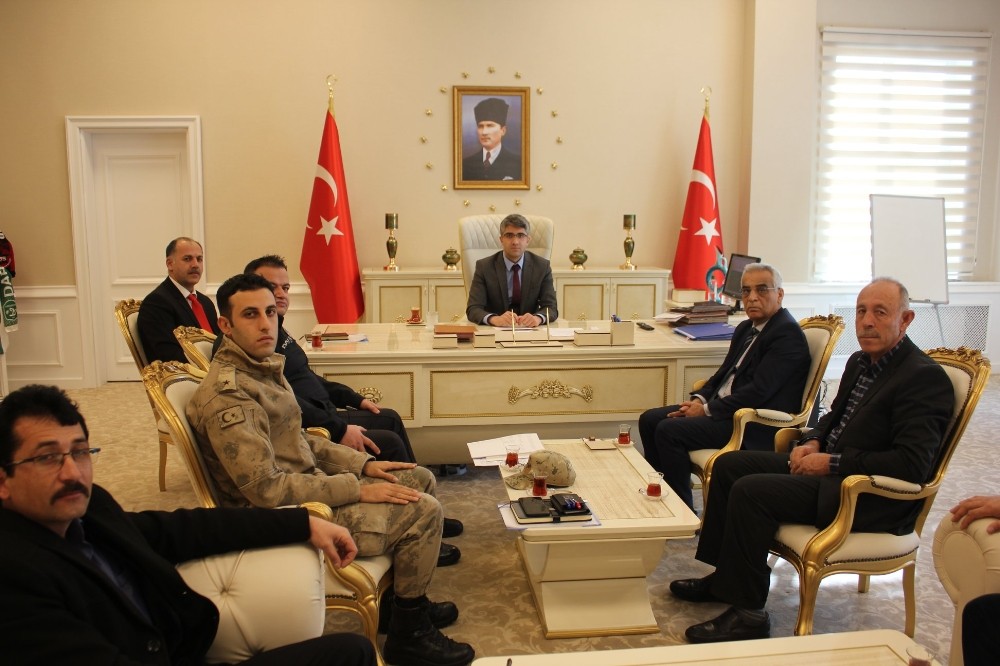 Gösteri yürüyüş yerlerini belirleme toplantısı düzenlendi 