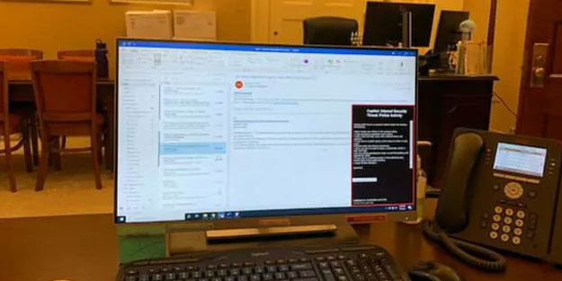 Göstericiler panikle kaçan Nancy Pelosi’nin maillerini okudu