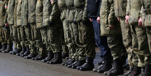 Gövde gösterisi yapmışlardı! Binlerce asker karantinaya alındı