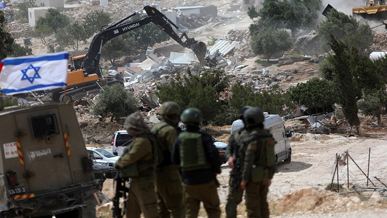 Göz göre göre işgali genişletiyorlar