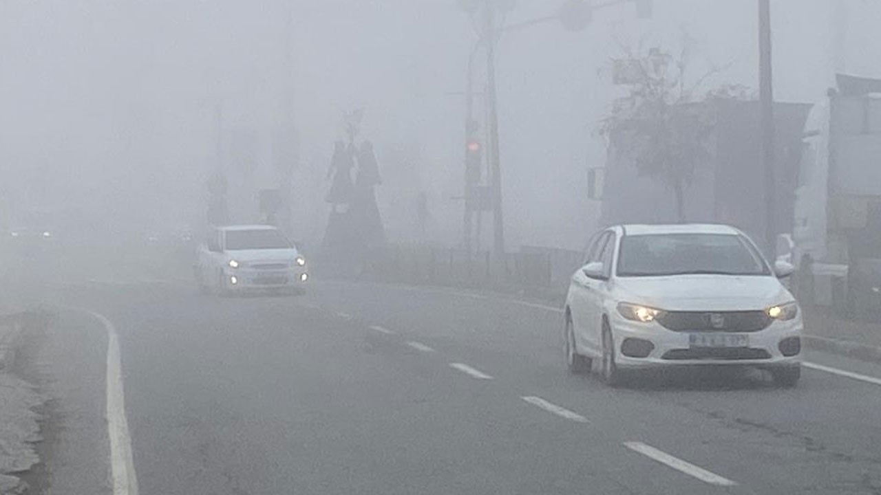Göz gözü görmedi! O ilimizde sis trafikte zor anlat yaşattı