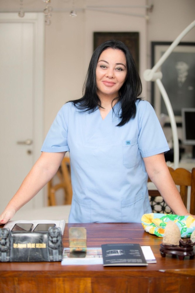 Göz kapak düşüklüğü yorgun ifadeye sebep oluyor 