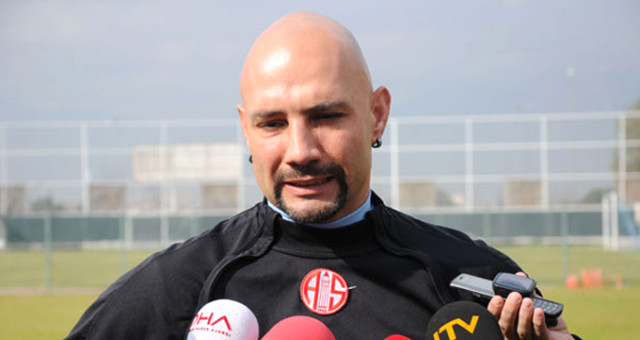 Gözaltına alınan eski milli futbolcunun FETÖ'deki görevi ortaya çıktı