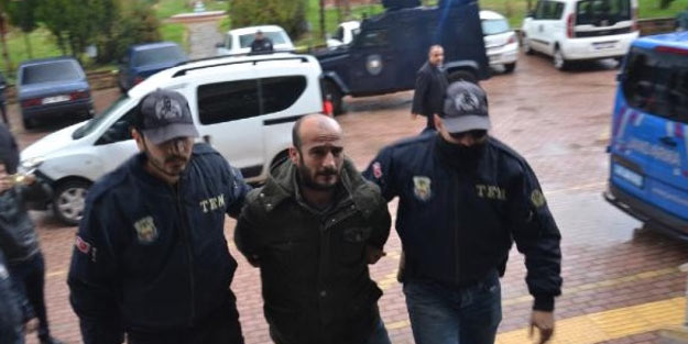 Gözaltına alınan HDP'li başkanın evinden FETÖ dergileri çıktı