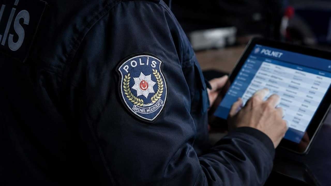 Gözaltındaki polislerin mesajlaşmaları şok etti! Mahrem bilgiler çetelere sızdırılmış