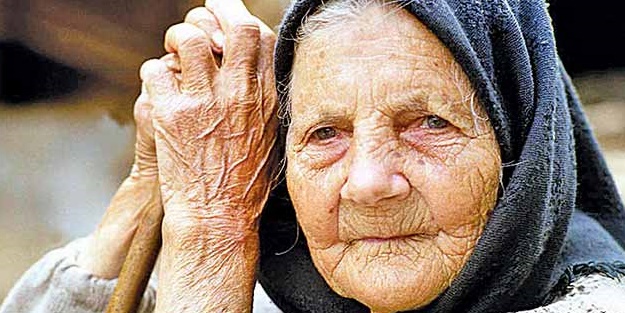 Gözden ırak olanlar gönülden de ırak olmamalı