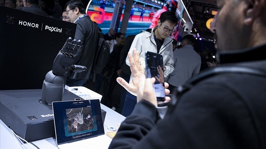 Gözler, Mobil Dünya Kongresi’nde olacak