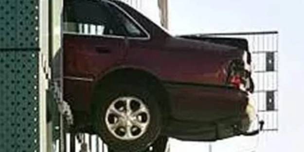 Gözlerinize inanamayacaksınız! Bu kadarda olmaz dedirten kazalar