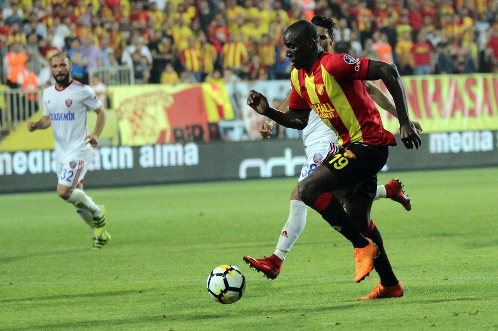 Göztepe’de Demba Ba sesleri 