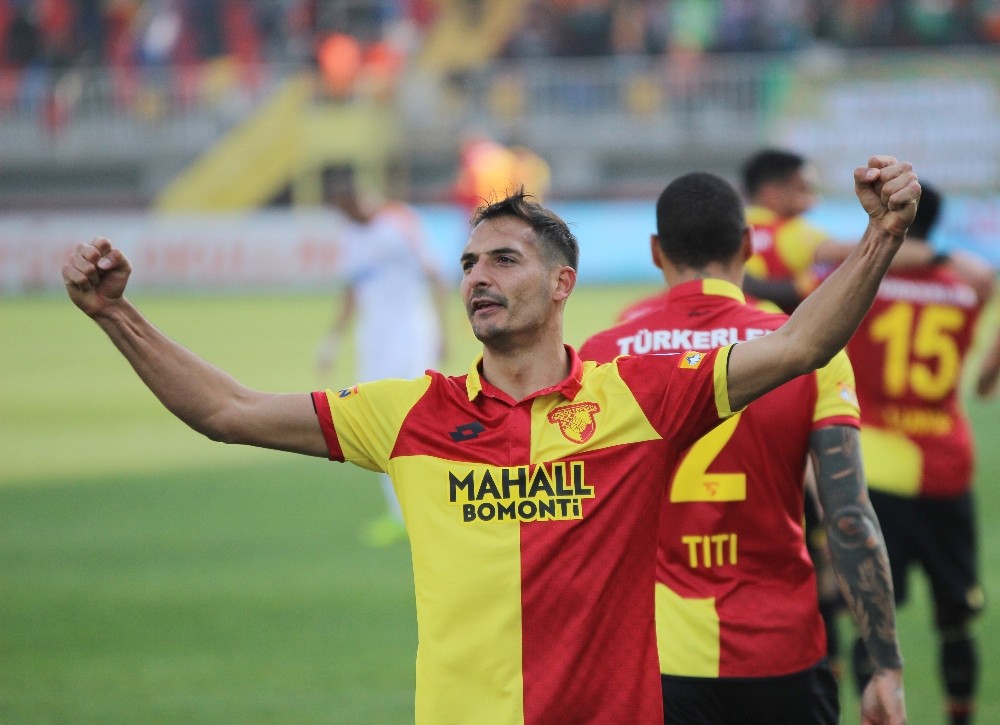 Göztepe’de milli futbolcuların performansı sevindirdi 