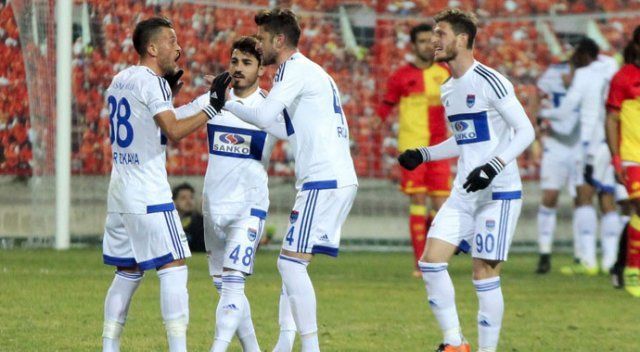 Göztepe'deki çekişmeli maçta galip çıkmadı