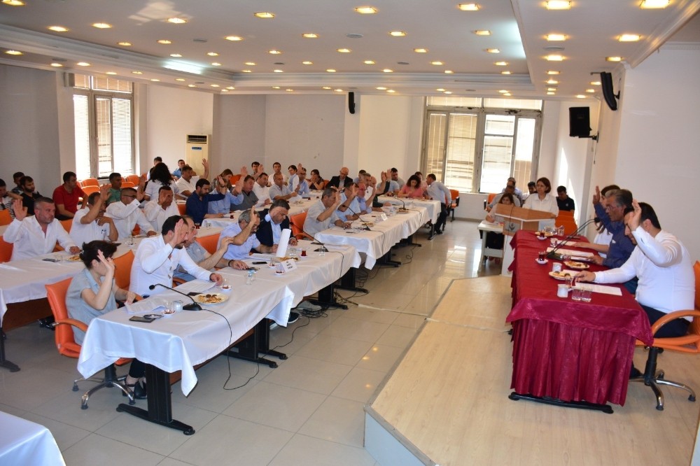 Göztepe’ye arsa tahsis edilecekti, önergeyle iptal edildi 