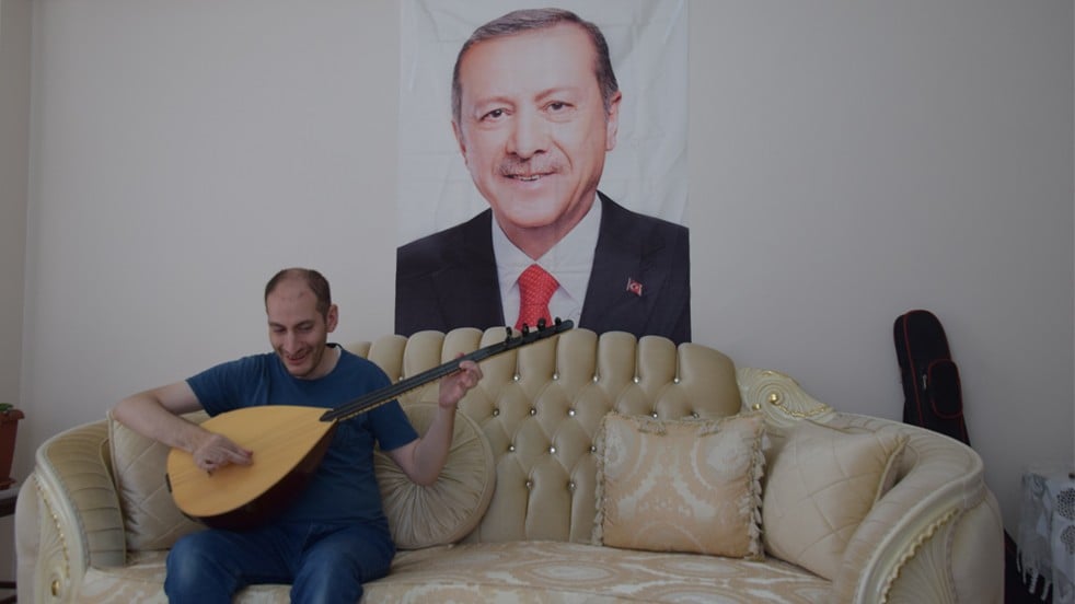  ‘Gözüm görmez gönlümdesin’ Görme engelliden Erdoğan bestesi