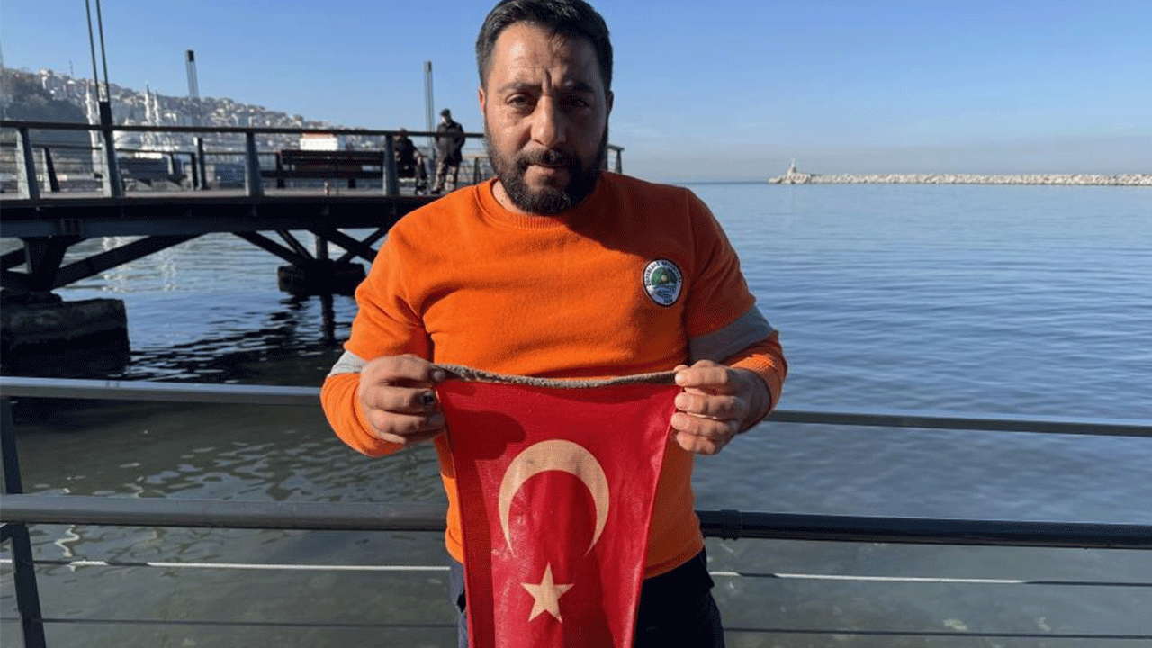 Belediye çalışanından alkışlanacak hareket! ''Onun uğruna onca canlarımız şehit oldu''