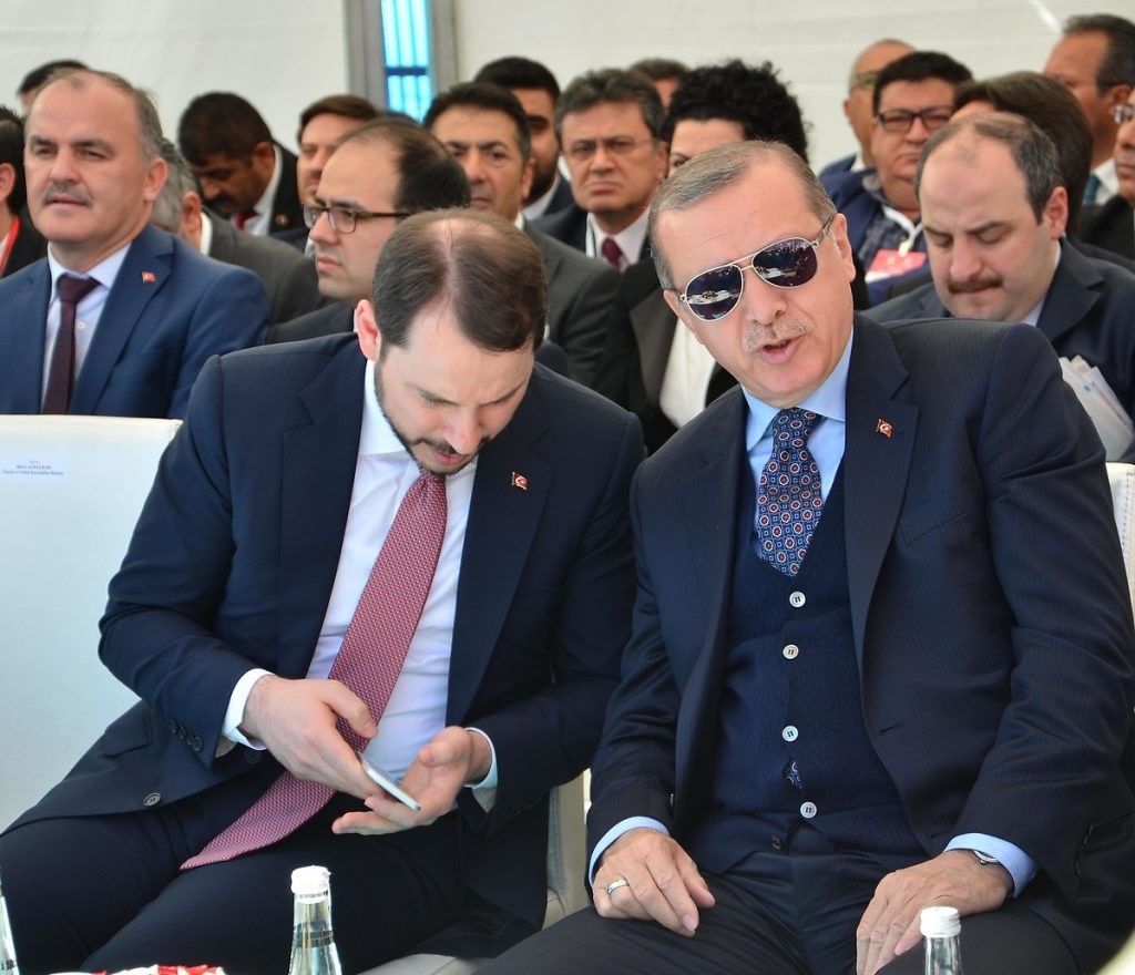 Gözünüze girdi mi şimdi lan! Berat Albayrak detayı dumura uğrattı