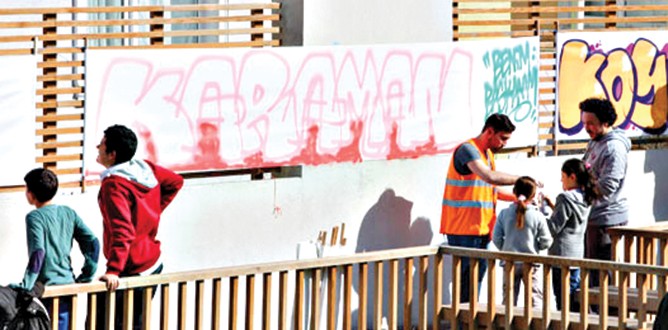 Graffiti sanatçıları oy vermeye çağırıyor