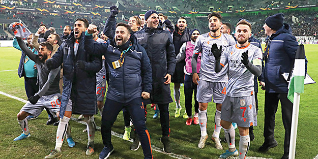 GS, FB, BJK yok Türkiye'yi 'Tayyip'in Takımı' temsil ediyor