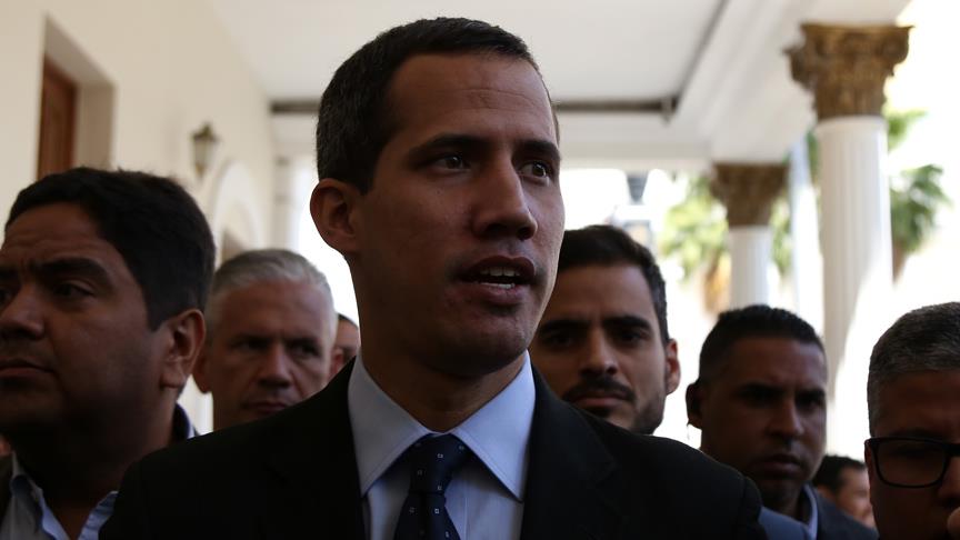 Guaido'dan ailesinin polislerce soruşturulduğu iddiası