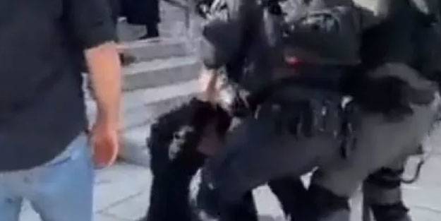 Güçleri silahsız çocuklara yetiyor