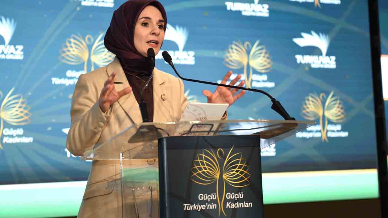 ‘Güçlü Türkiye’nin Güçlü Kadınları Zirvesi’nde konuştu… Doğum izninin 24 haftaya çıkarılması meclis gündeminde
