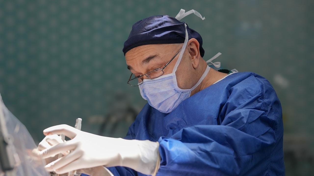 Guinness rekortmeni doktordan büyük başarı! Parkinson hastalarına yeni bir umut