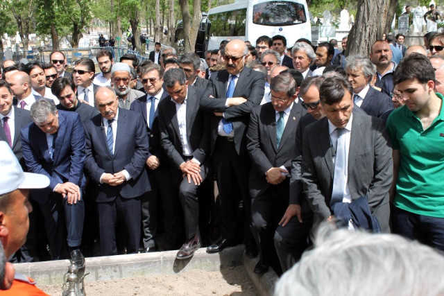 Gül babasından önce helallik istedi sonra can suyu verdi