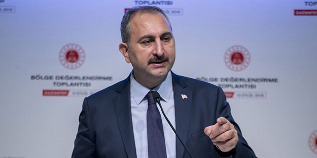 Gül: FETÖ’cülerle kaşık sallayanlar…