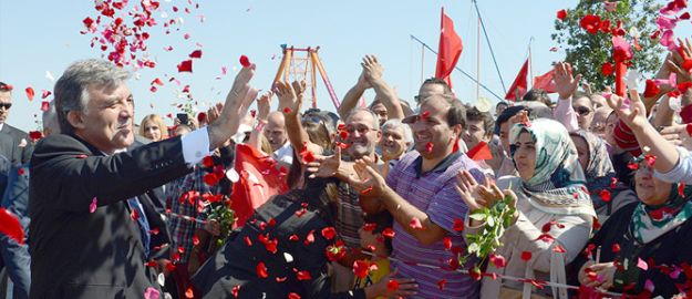 Gül: ‘Eğitim hakkını engellemeye kimsenin gücü yetmez’