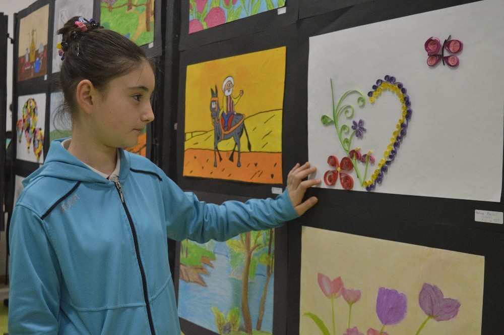 Gülay Kanatlı Ortaokulunda yıl sonu resim sergisi açıldı 