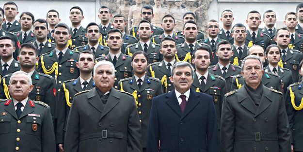 Gül’den demokrasi dersi