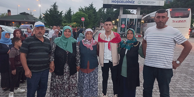 Güle oynaya askere gittiler