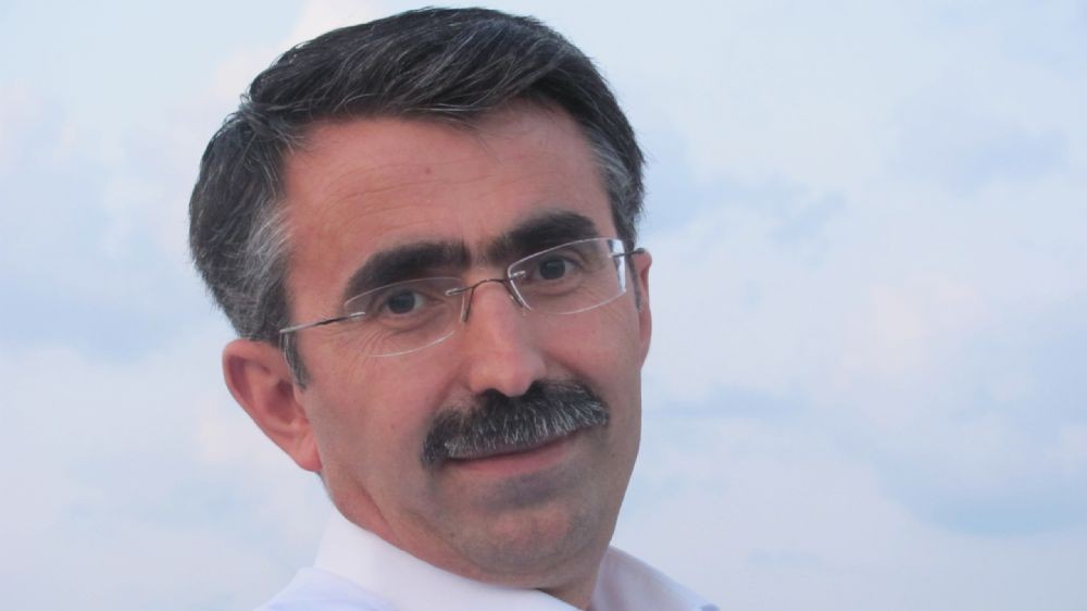 'Gülen Şeytanlar Tarihi' kitapçılarda