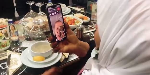 Gülümseten diyalog kameralara böyle yansıdı! 