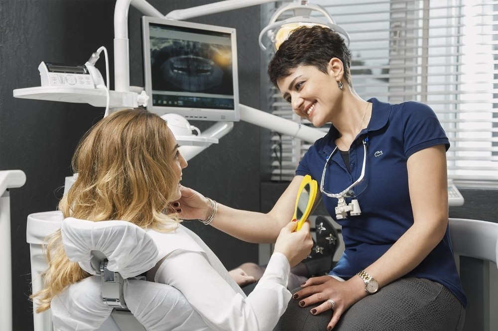 Gülüş bozukluğu kişide özgüveni etkiliyor 