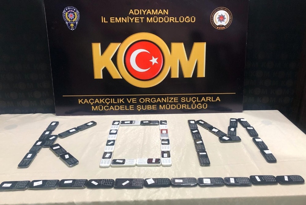Gümrük kaçağı cep telefonu ele geçirildi 