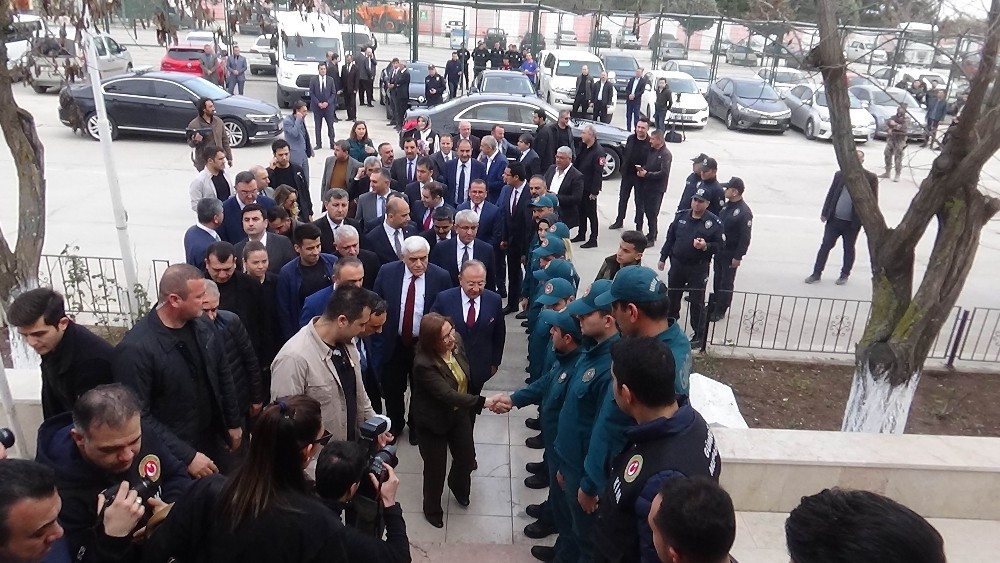 Gümrük kapılarında korona virüsü tedbirleri alındı 