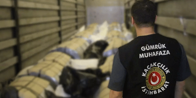 Gümrük muhafaza ekipleri geçit vermiyor