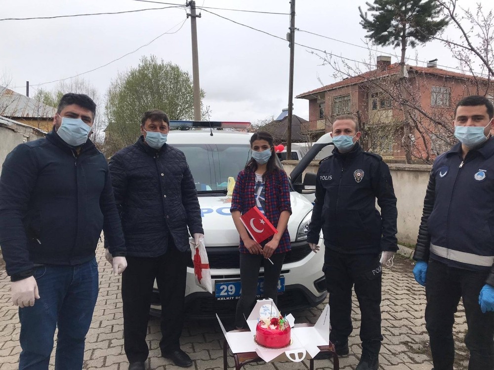 Gümüşhane’de çocuklara 23 Nisan sürprizi 