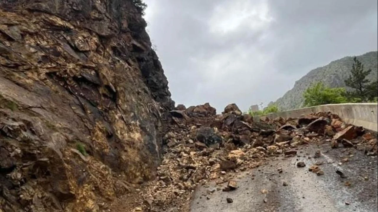 Gümüşhane'de heyelan!