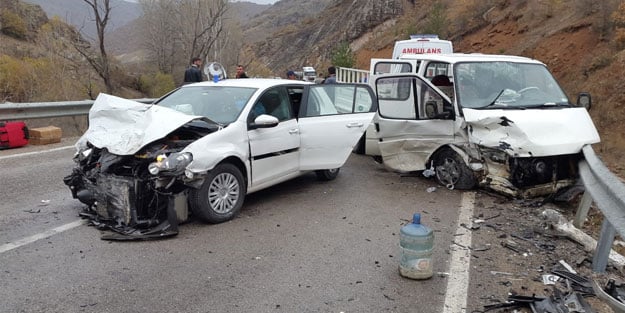 Gümüşhane'de iki ayrı trafik kazası: Yaralılar var
