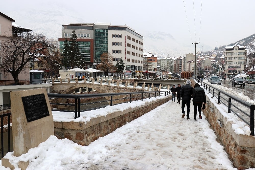 Gümüşhane’de kar kalınlığı 14 santimetreye ulaştı 