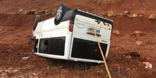 Gümüşhane'de minibüs devrildi: 1 ölü, 18 yaralı