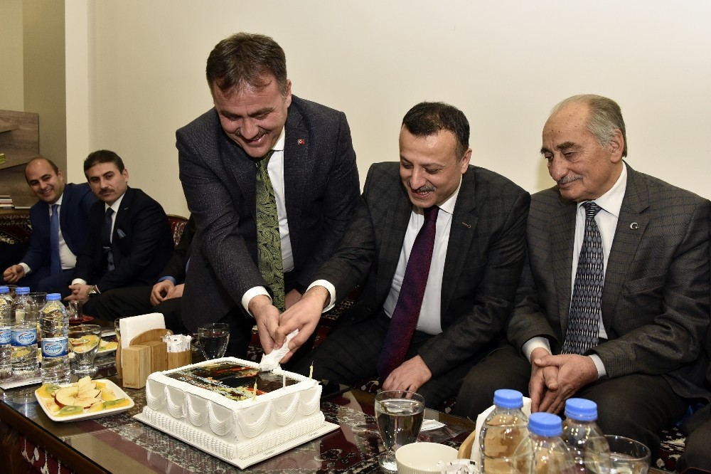 Gümüşhane’de mülki amirler ve gazeteciler buluştu 