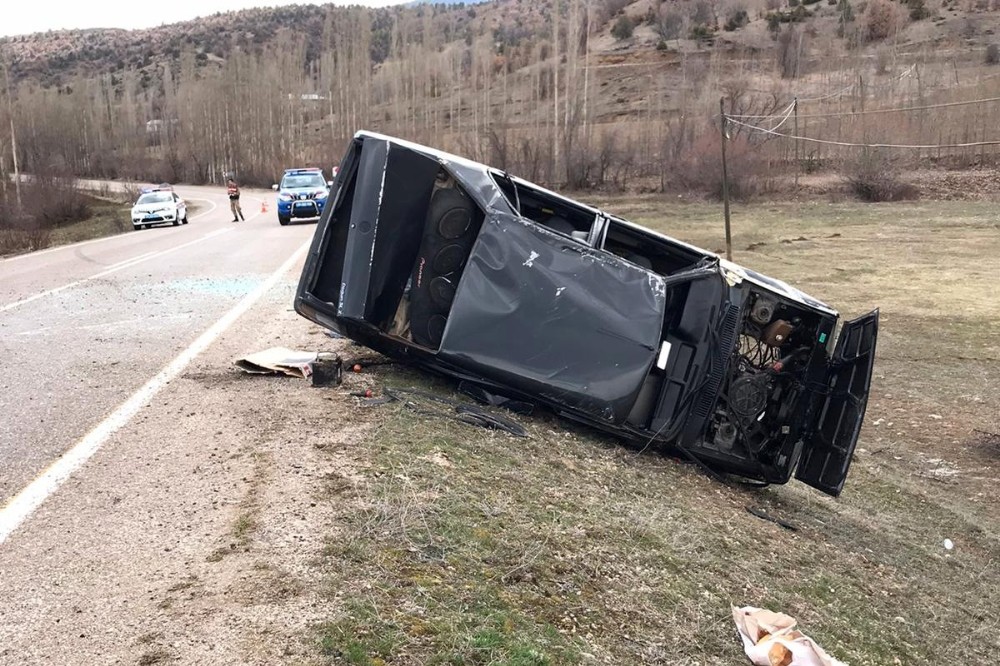 Gümüşhane’de pikniğe giden otomobil kontrolden çıktı: 9 yaralı 